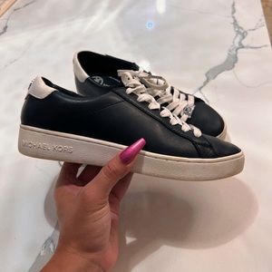 Michael Kors Sneakers in black & white